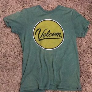 Volcom size small t shirt